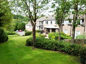 COMMUNAL GARDENS- click for photo gallery